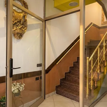 Hotel Artist Center *
