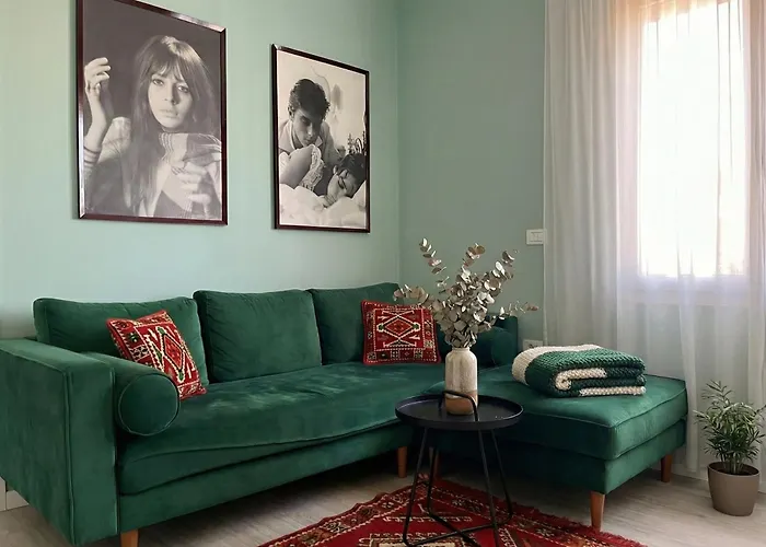 Artist Center Hotel *