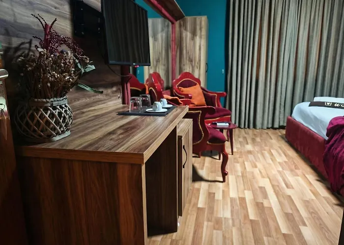 Artist Center Hotel *