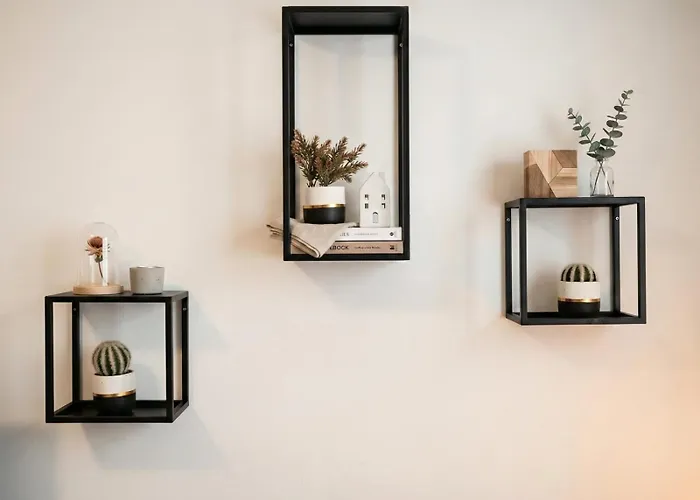 Artist Center Hotel *