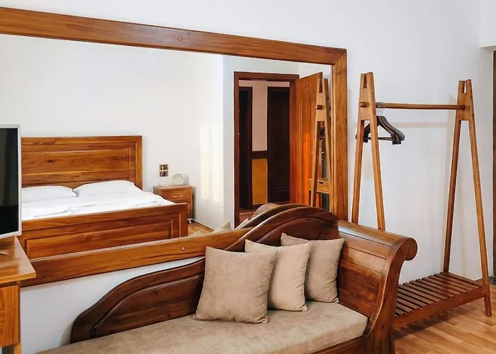 Artist Center Hotel *